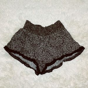 LA HEARTS Printed Shorts